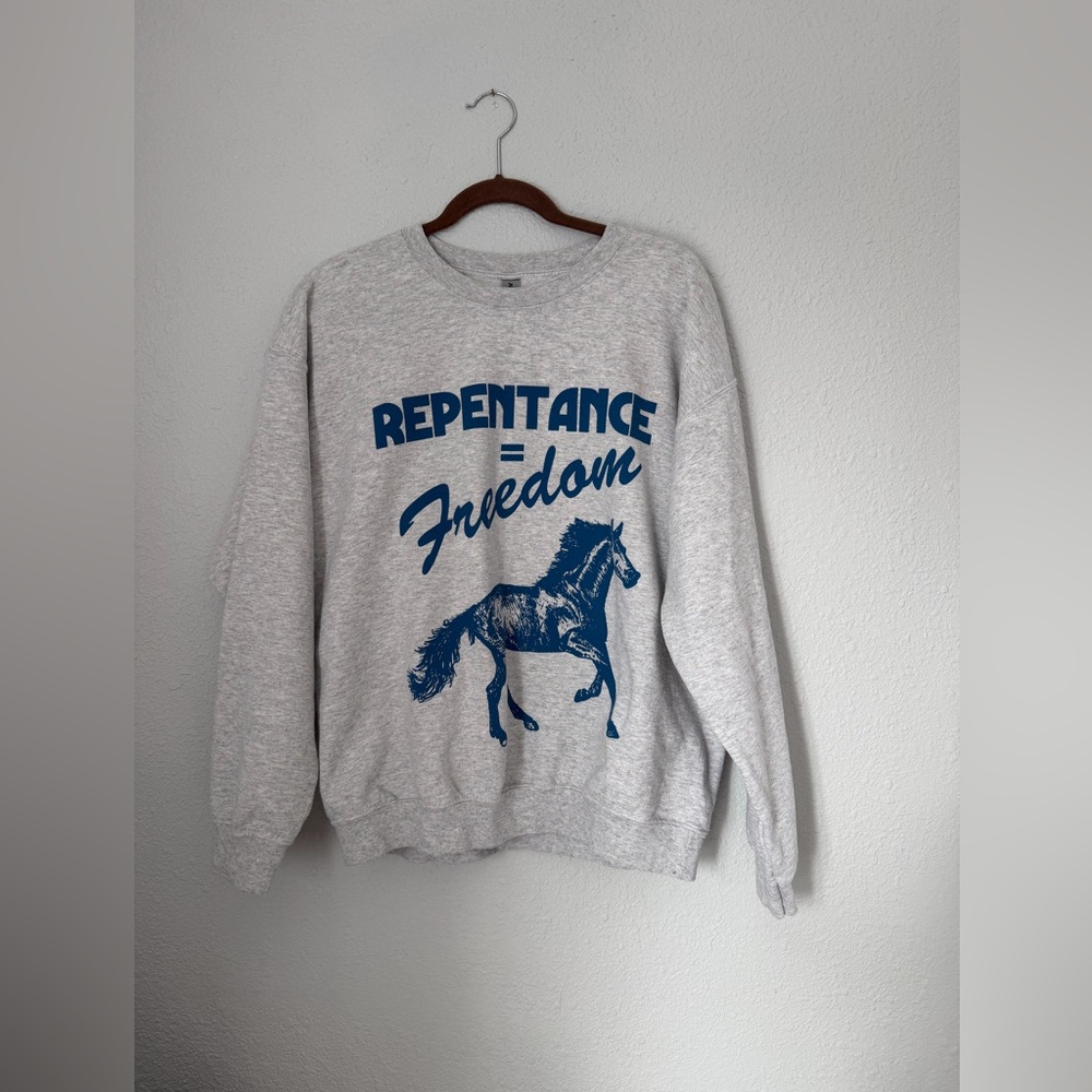 HWLF He Would Love First Repentance = Freedom Horse Graphic Crewneck Sweatshirt